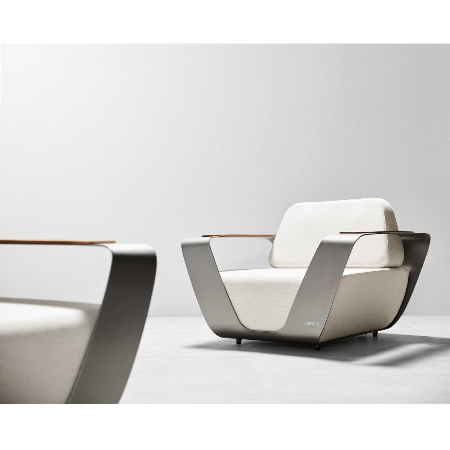 HIGOLD Onda Luxury Outdoor Conversation Set – Elegance Meets Comfort
